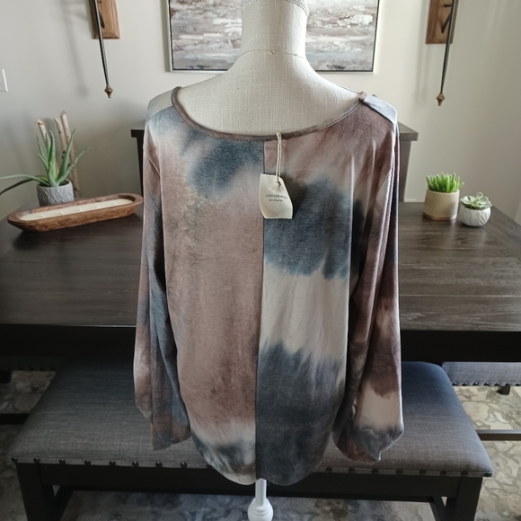 Andthewhy Black & Brown Top with Balloon Sleeves - Picture 3 of 7